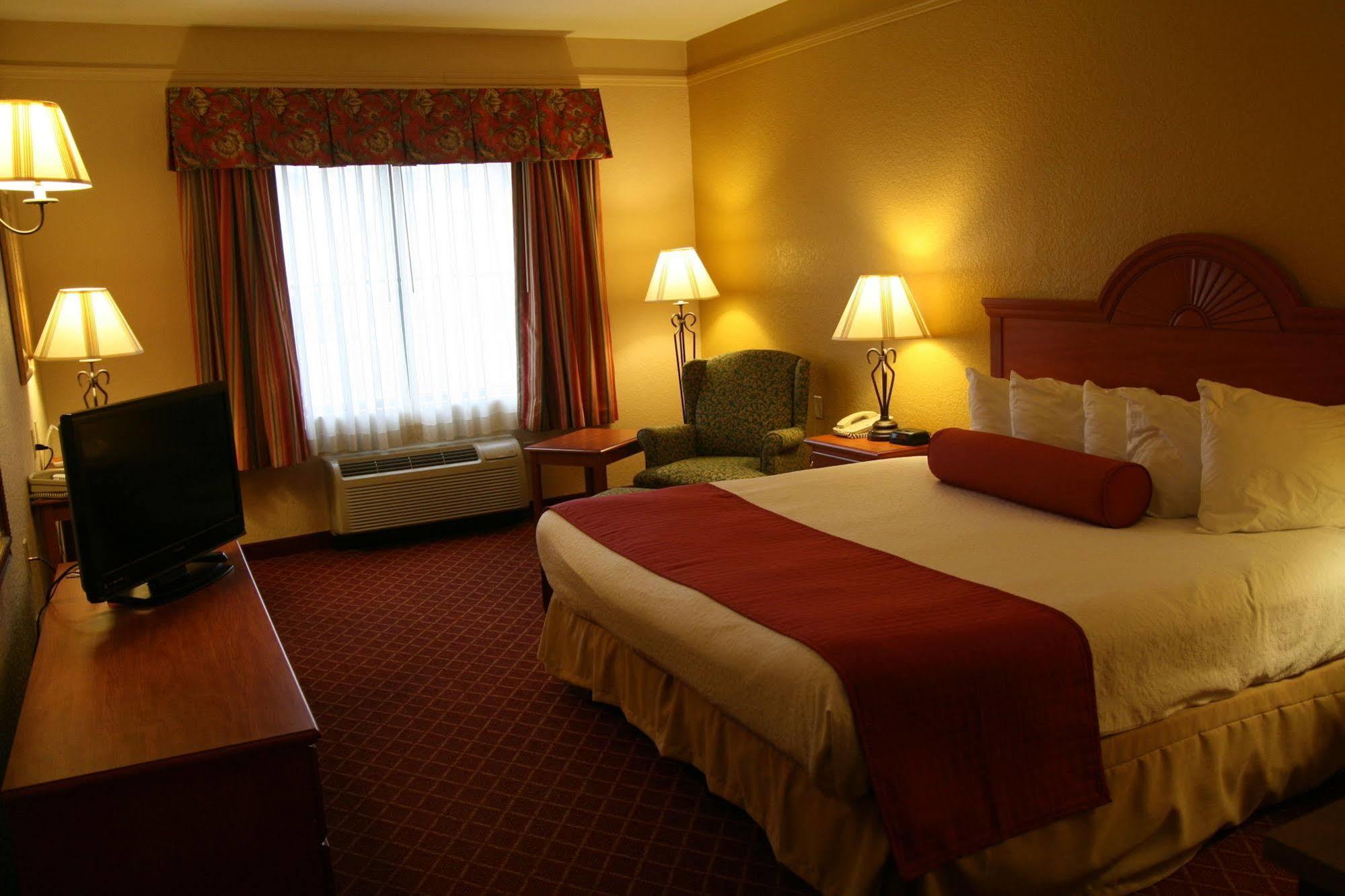 Best Western Plus Strawberry Inn & Suites Knoxville Exterior foto